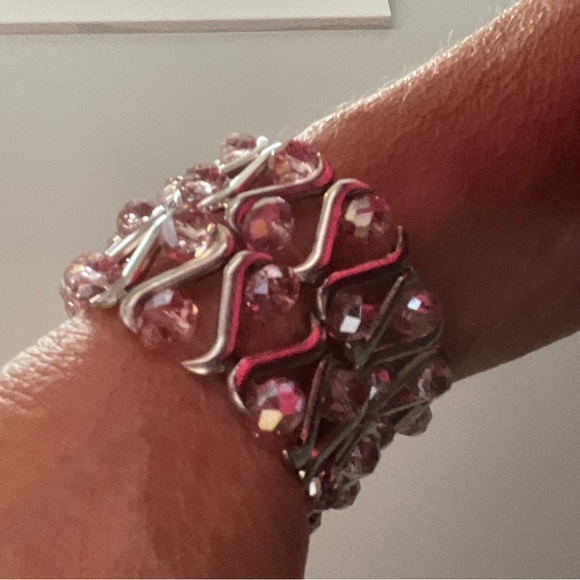 BEADED PINK AND METAL FAUX RHINESTONE BRACELETS - LIKE NEW - Picture 5 of 7